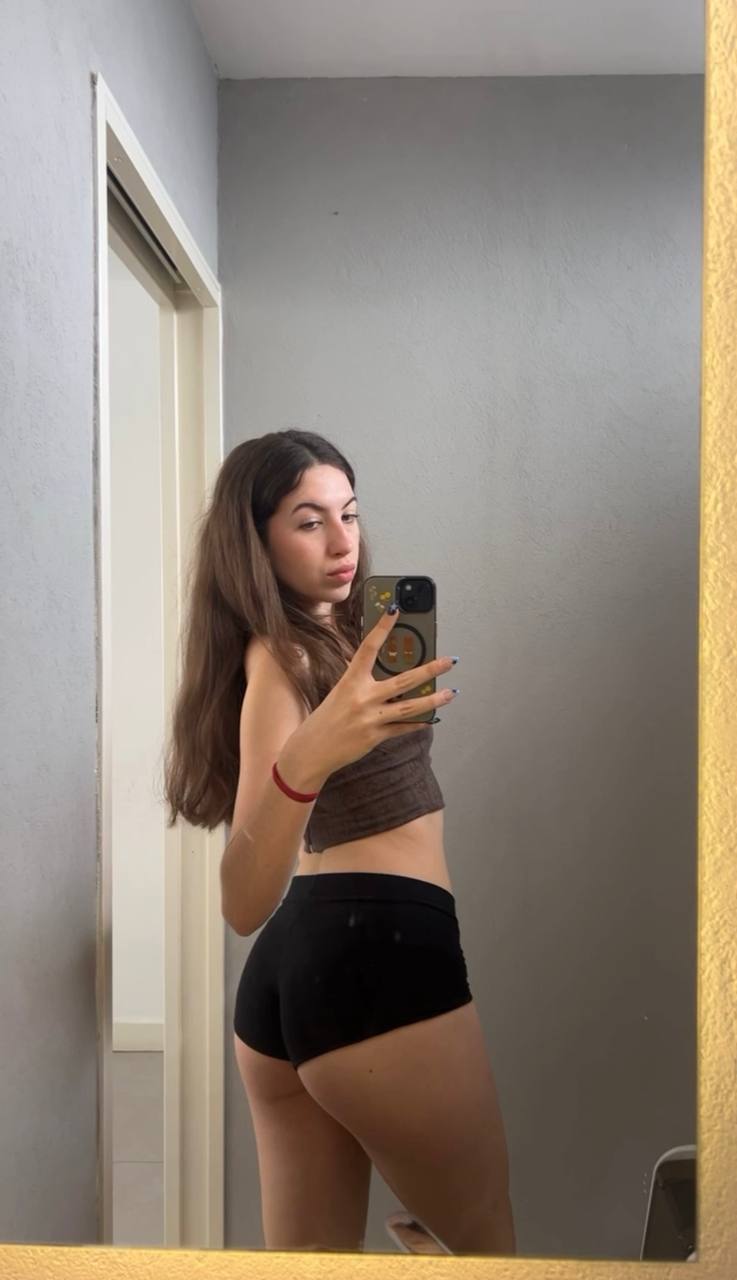 Amber in her underwear in Baghdad