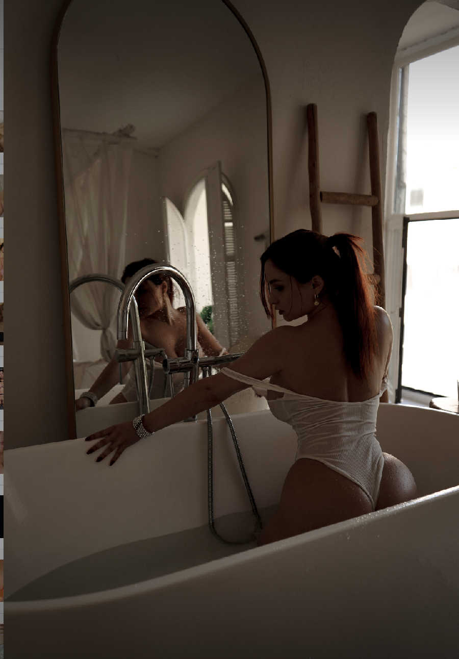 A playful frame from Miranda Faith nude — online in Baghdad