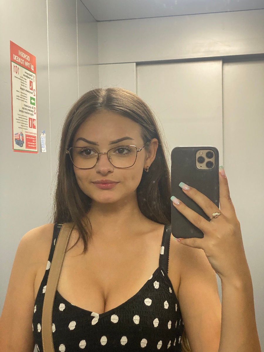 Sexy model Stacy in Baghdad